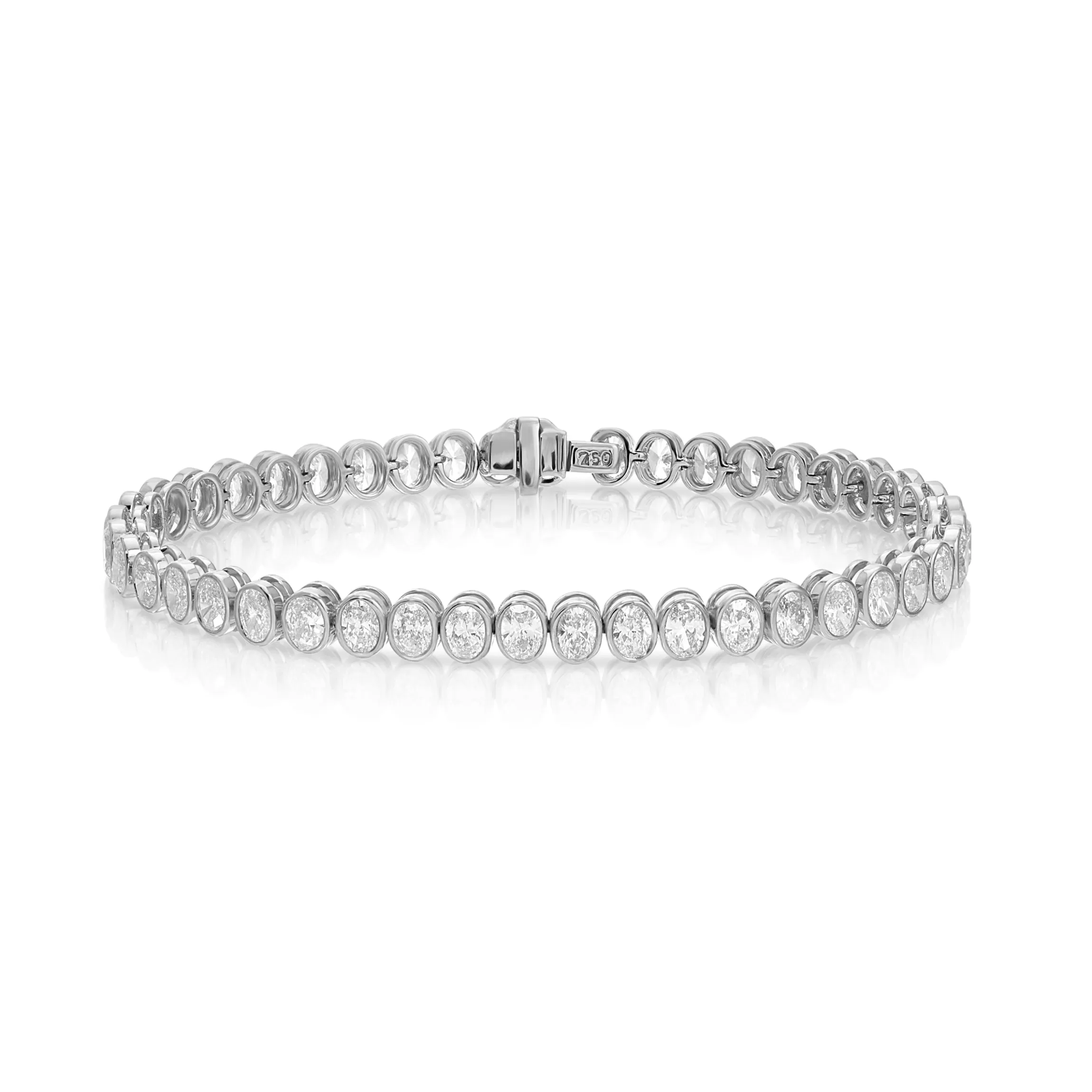 Anita Ko BEZEL OVAL DIAMOND BRACELET