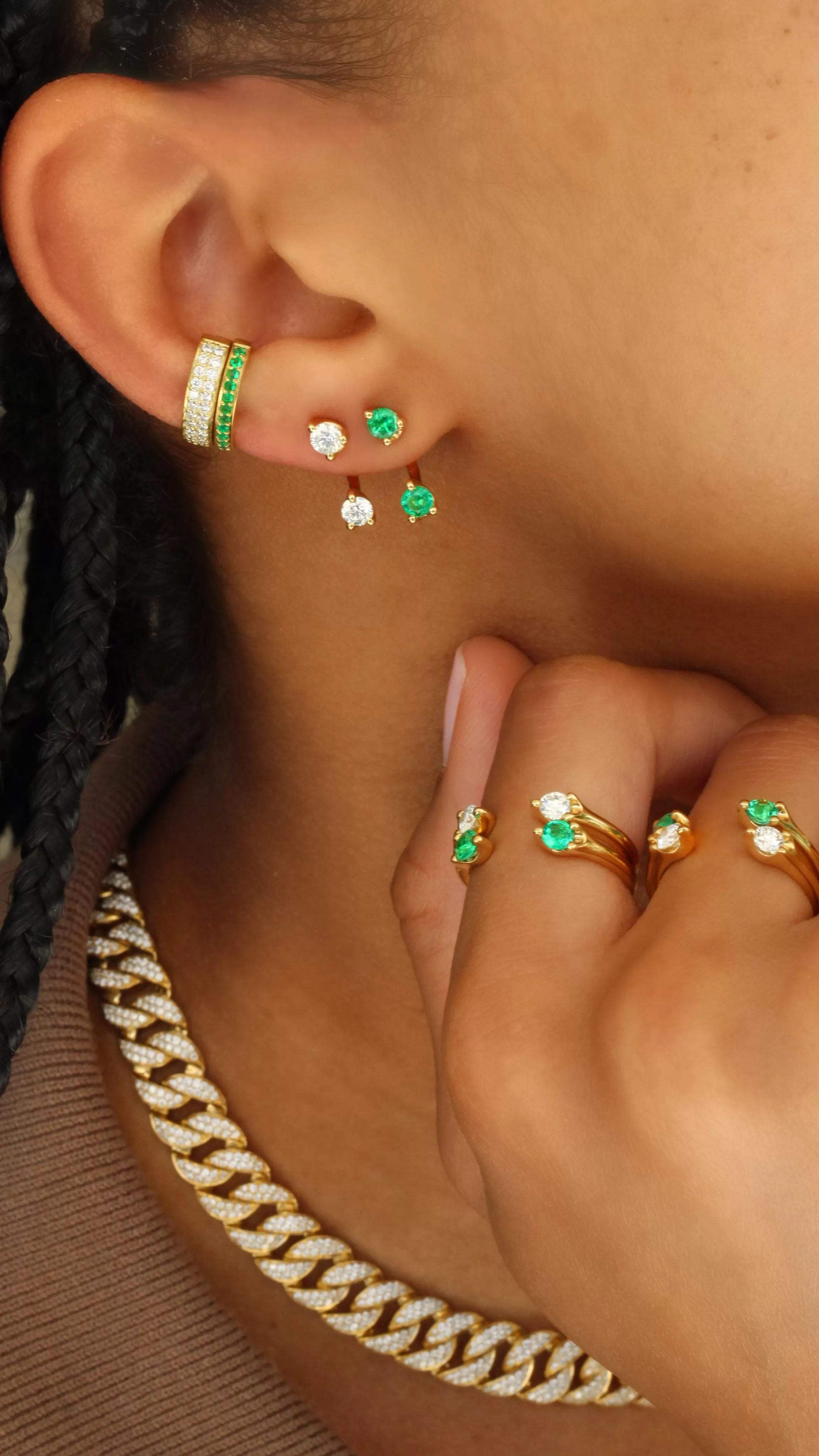 Anita Ko CLASSIC EMERALD ORBIT EARRING