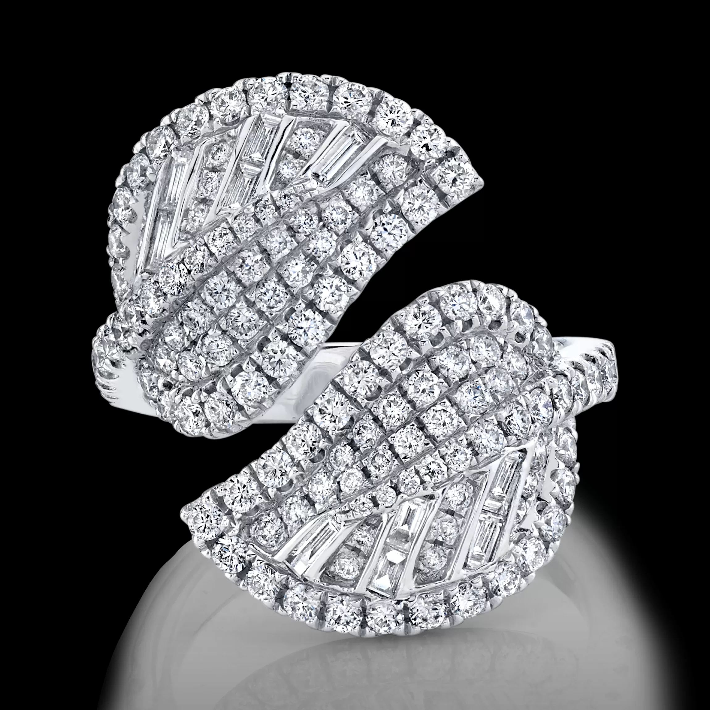 Anita Ko DIAMOND CLUSTER LEAF RING