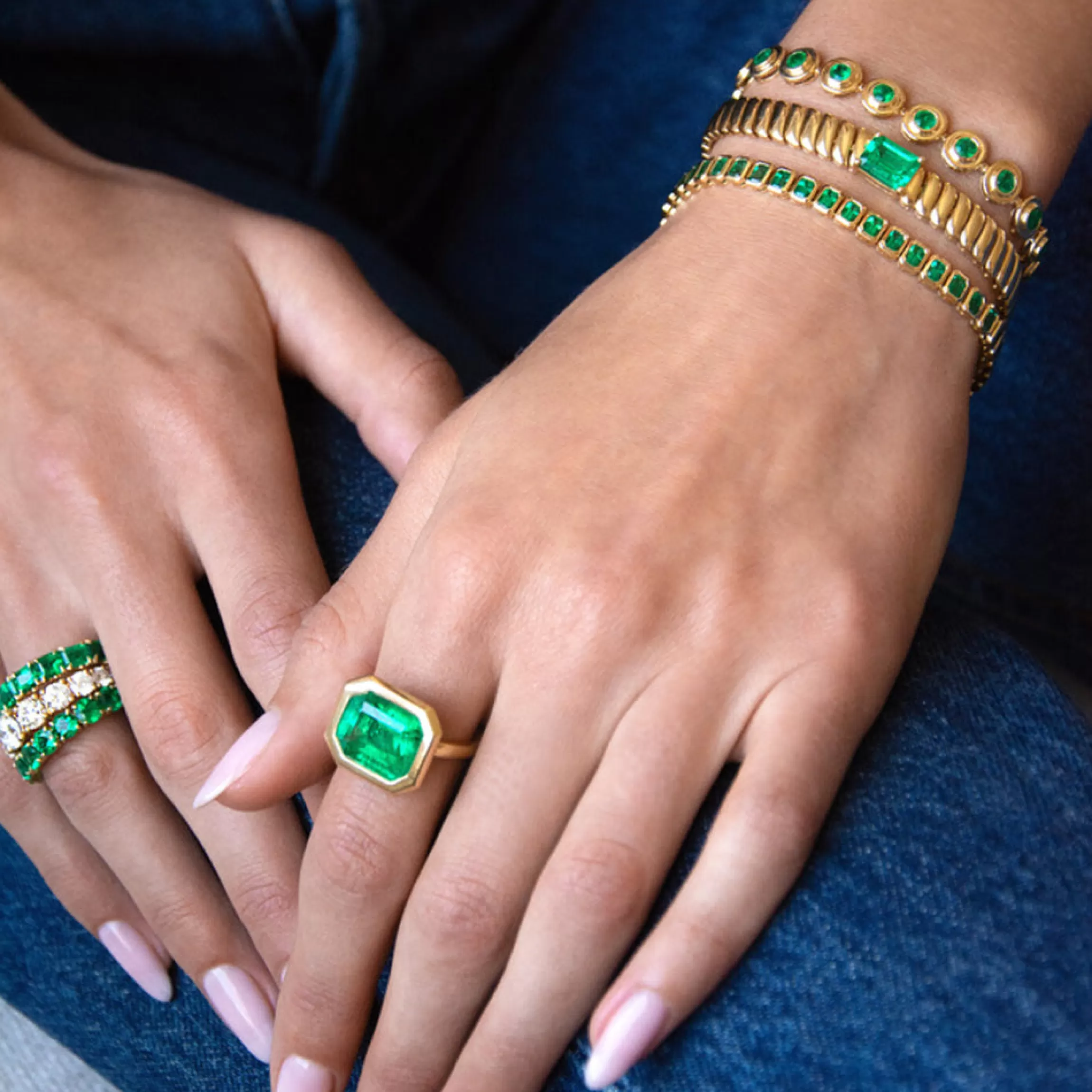 Anita Ko OPHELIA ROUND COLOMBIAN EMERALD BRACELET