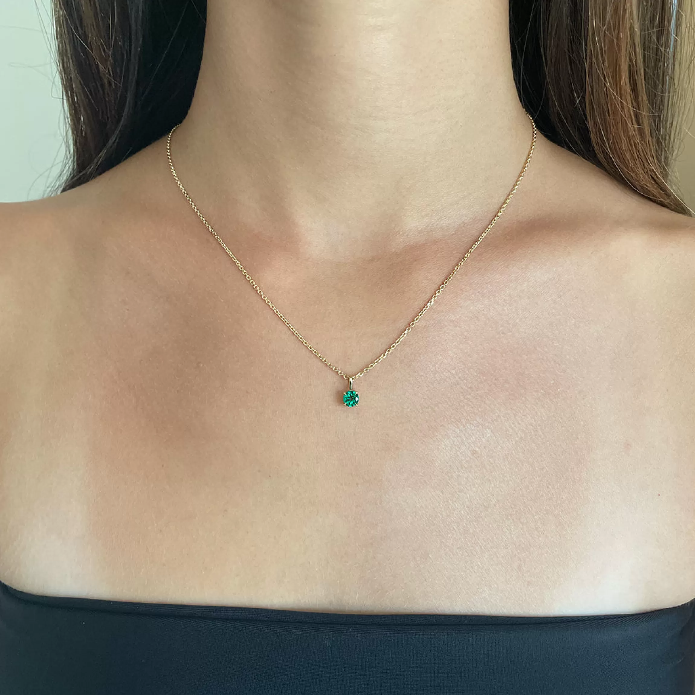 Anita Ko ROUND EMERALD PENDANT